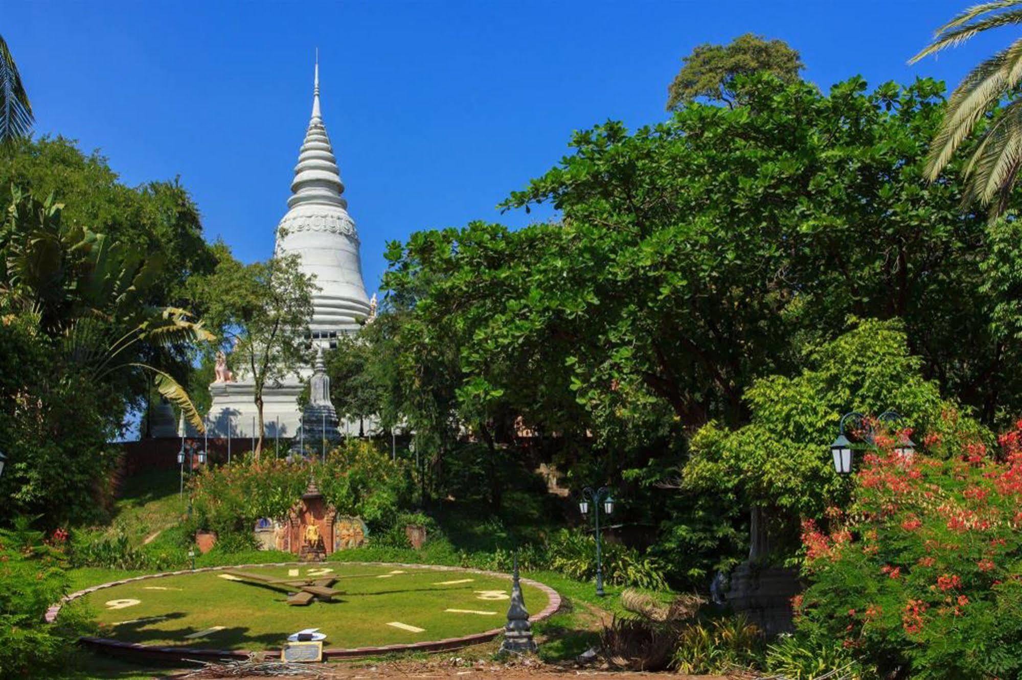 Lucky 2 Guesthouse Phnom Penh Ngoại thất bức ảnh