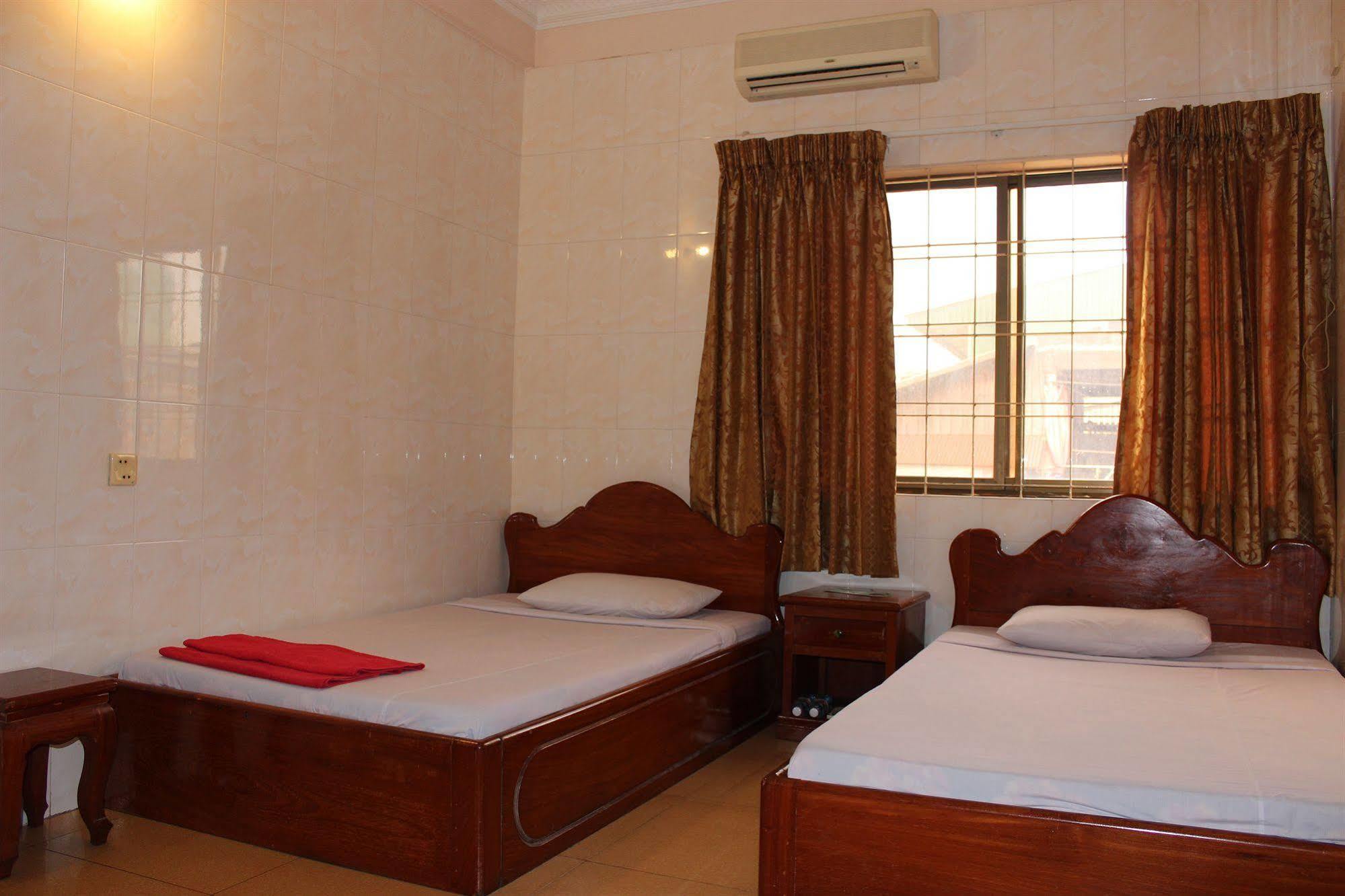 Lucky 2 Guesthouse Phnom Penh Ngoại thất bức ảnh