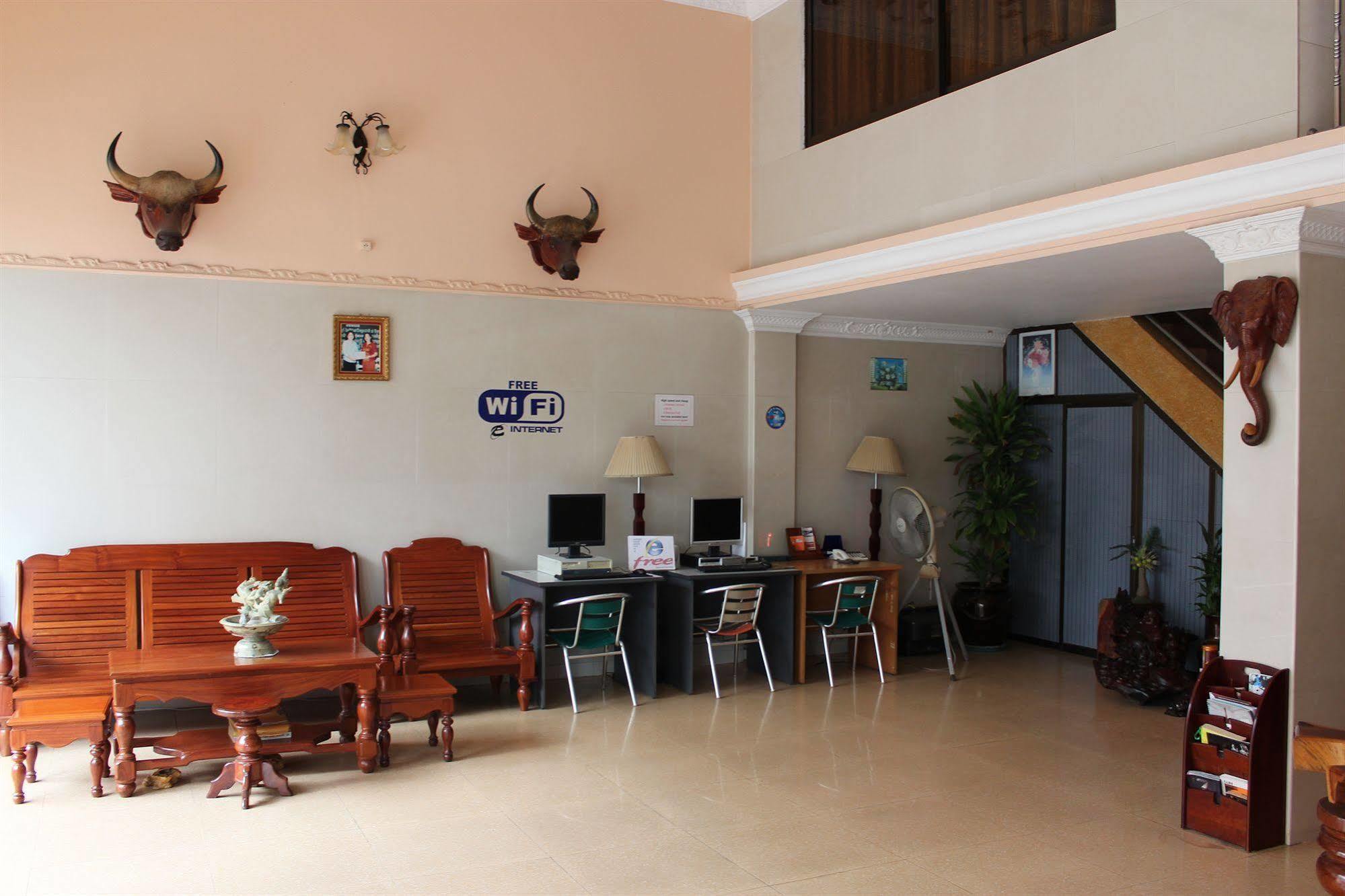 Lucky 2 Guesthouse Phnom Penh Ngoại thất bức ảnh