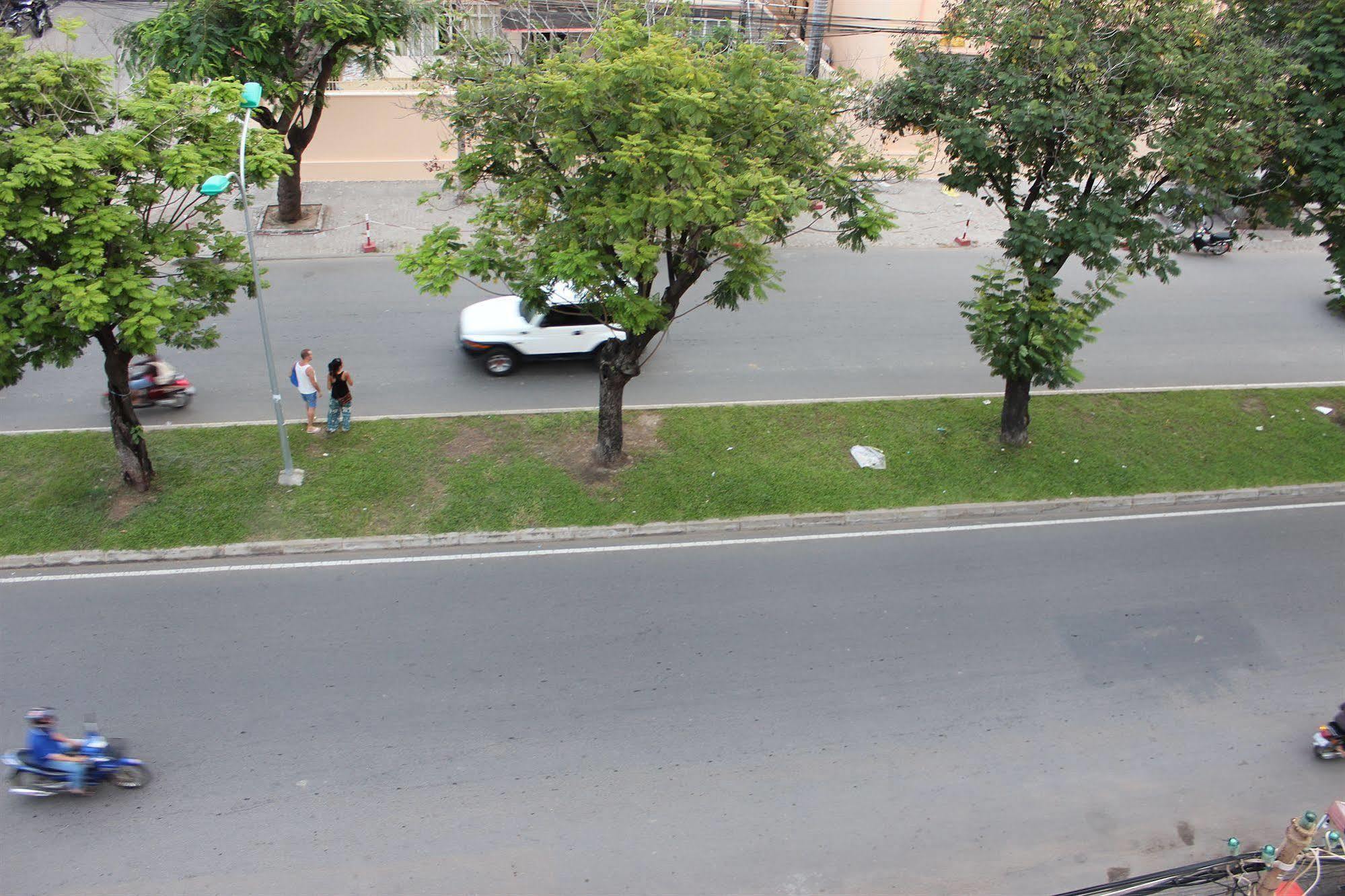 Lucky 2 Guesthouse Phnom Penh Ngoại thất bức ảnh
